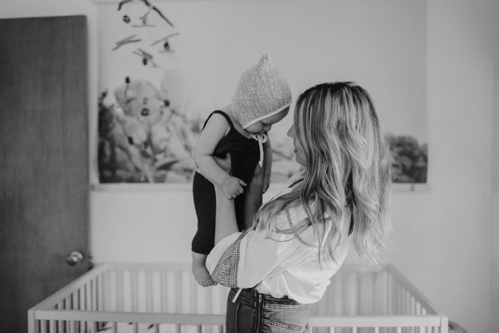 hippie mom and baby in home family session- kathy davies photography